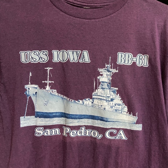 Vintage USS IOWA BB-61 US Navy San Pedro CA Ship Purple Men’s M T-Shirt MINTY - Picture 2 of 4